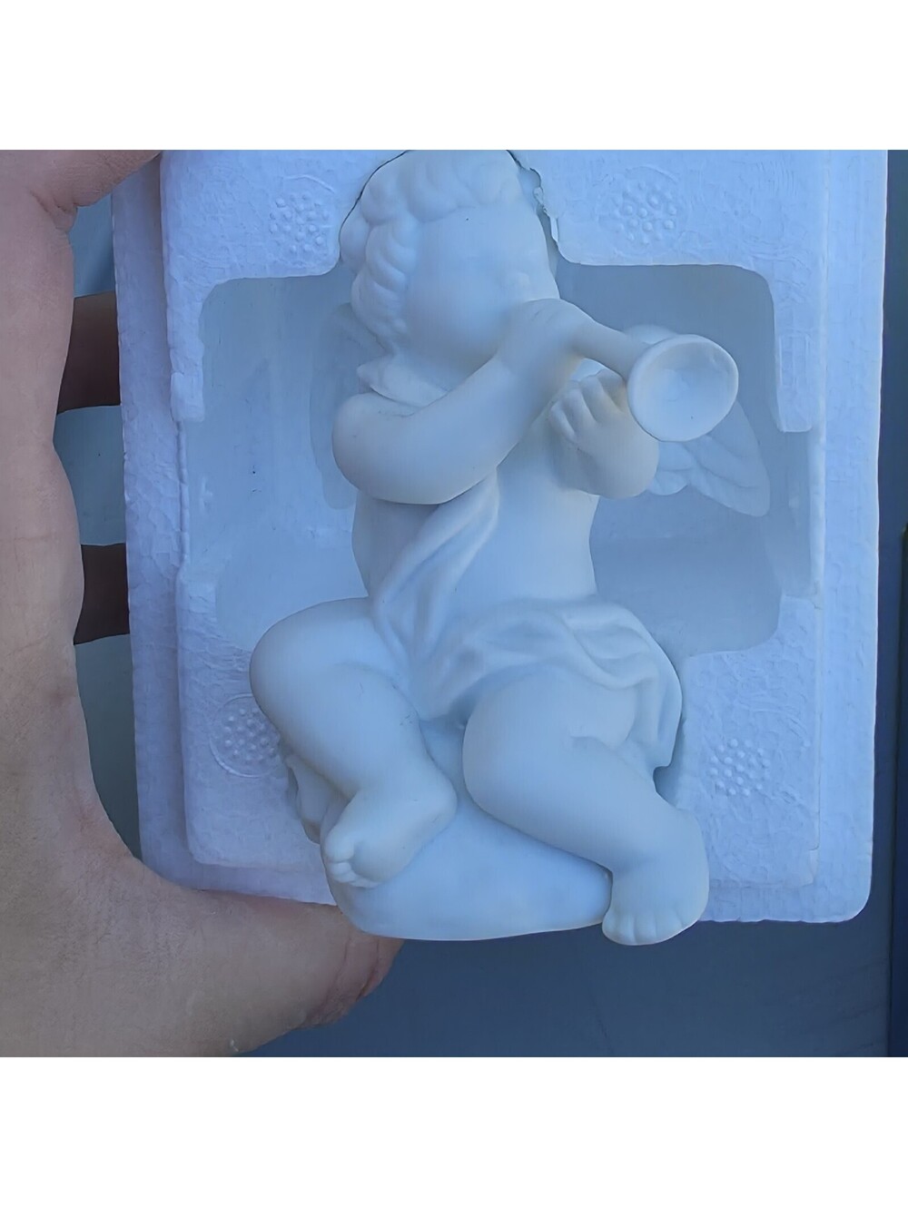 Avon Nativity Collectibles The Cherub 1989 Porcelain Christmas Figurine w/Box
